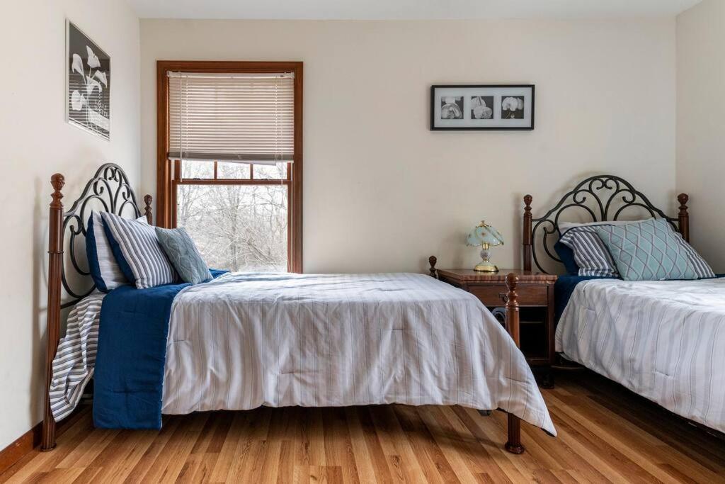 Cheerful Pocono Home Away From Home Albrightsville Экстерьер фото