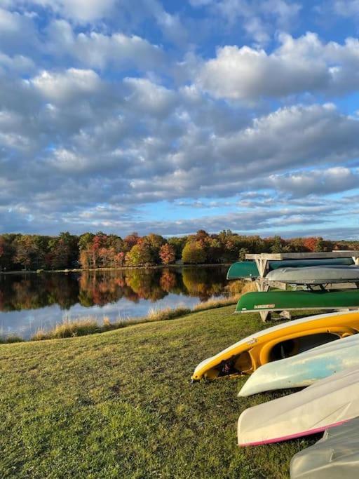 Cheerful Pocono Home Away From Home Albrightsville Экстерьер фото